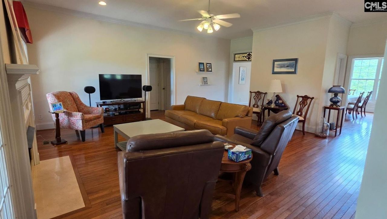 413 Oxenbridge Way Photo 7