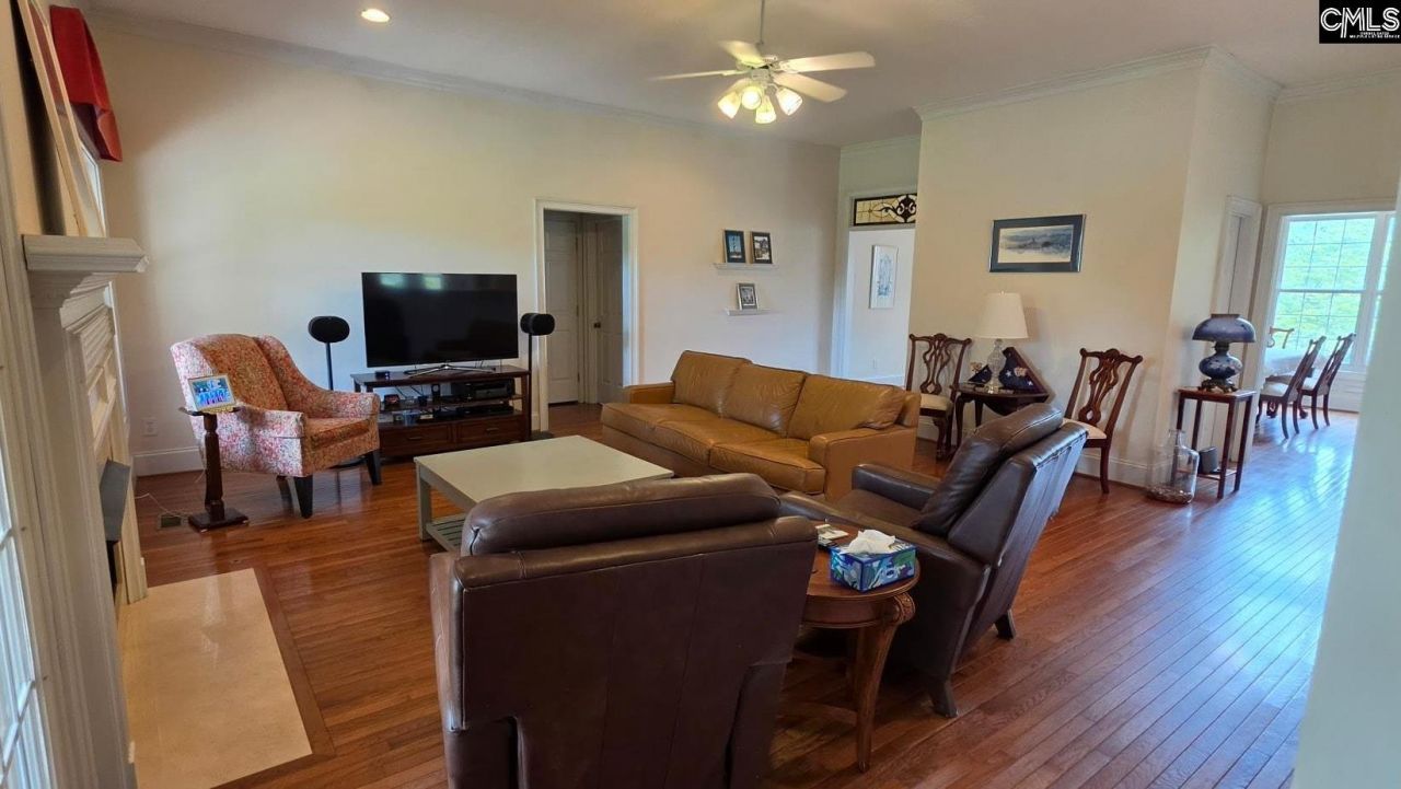 413 Oxenbridge Way  Photo 8