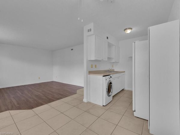 4617 Bayshore DR, Unit H5, NAPLES, FL 34112
