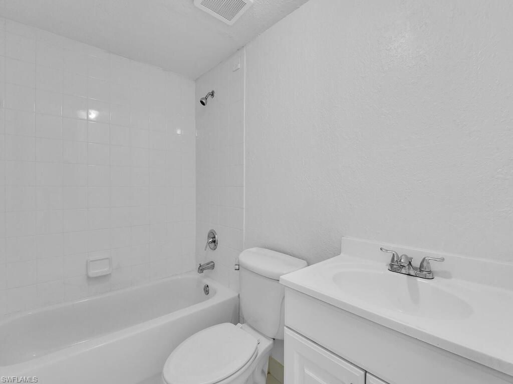 4617 Bayshore Dr, Unit H5, Naples, FL 34112 Photo