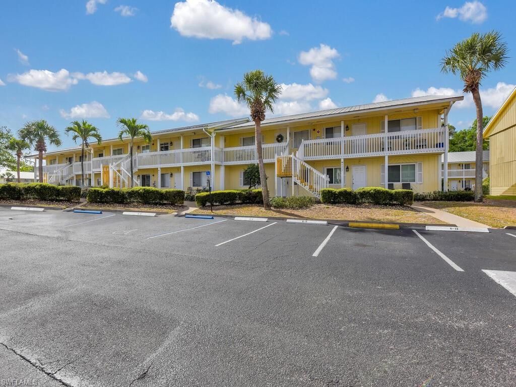 4617 Bayshore Dr, Unit H5, Naples, FL 34112 Photo