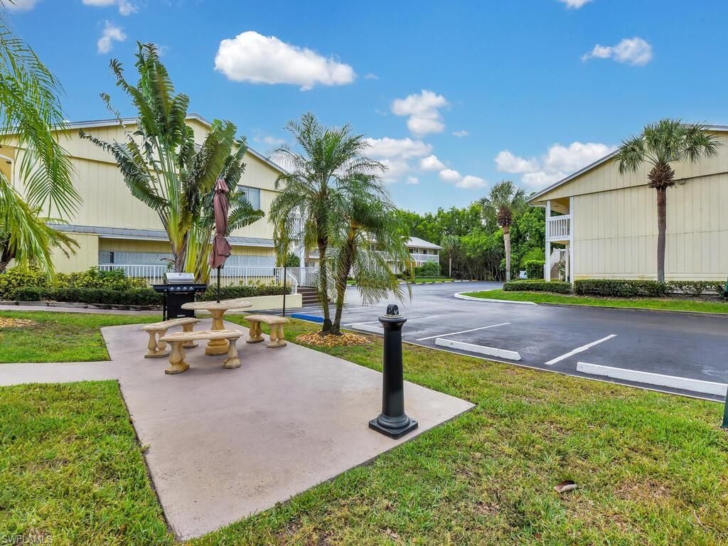 4617 Bayshore Dr, Unit H5, Naples, FL 34112 Photo