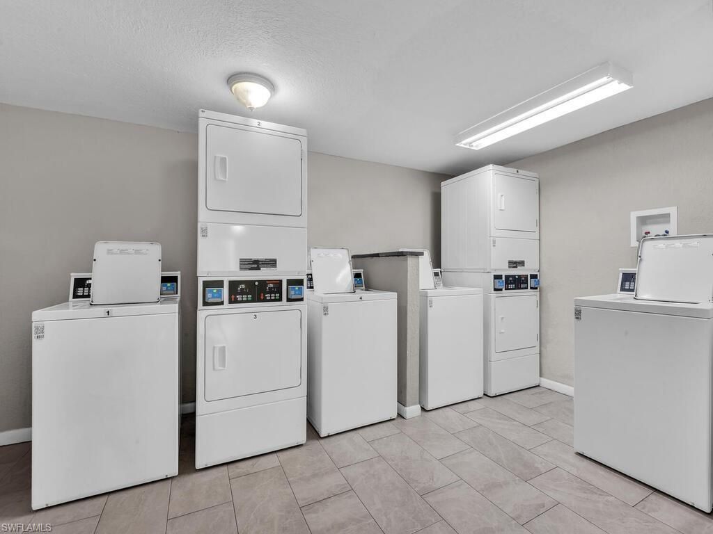 4617 Bayshore Dr, Unit H5, Naples, FL 34112 Photo