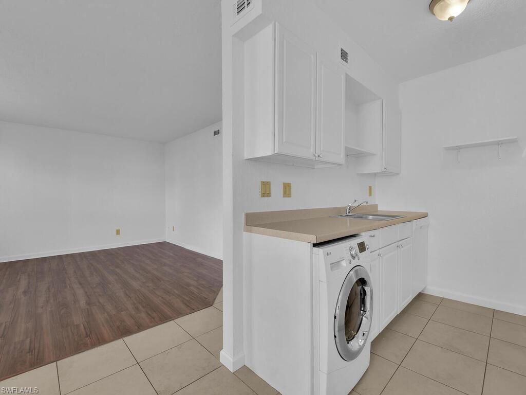4617 Bayshore Dr, Unit H5, Naples, FL 34112 Photo