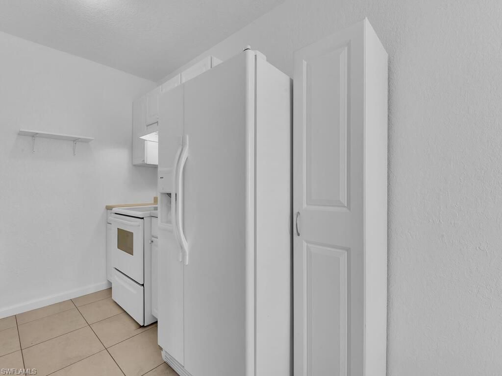 4617 Bayshore Dr, Unit H5, Naples, FL 34112 Photo