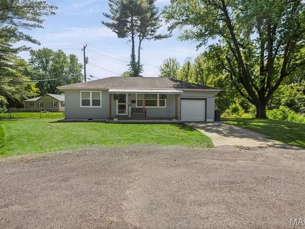 3700 Michelle Drive, Belleville, IL 62226