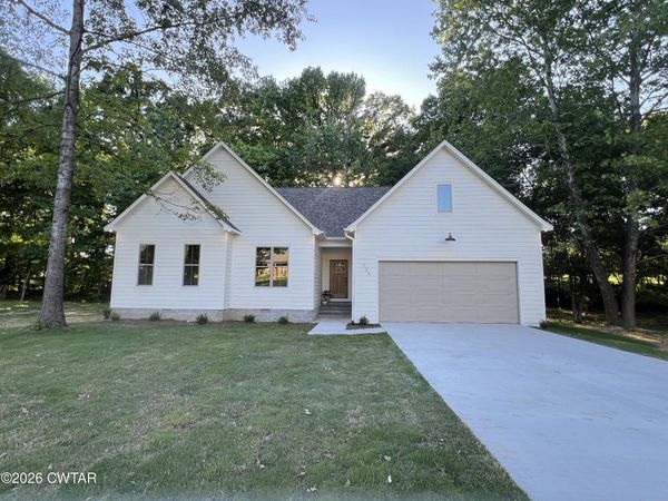 135 Glen Dillon Drive, Jackson, TN 38305
