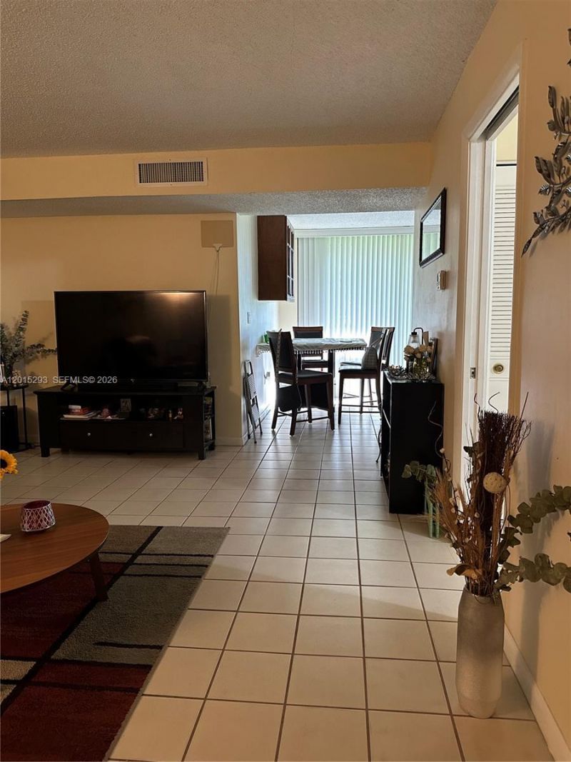 8025 SW 107th Ave , Unit 111, Miami, FL 33173 Photo