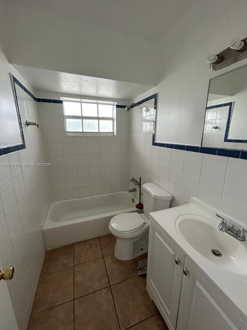 7920 East Dr , Unit 14, North Bay Village, FL 33141 Photo
