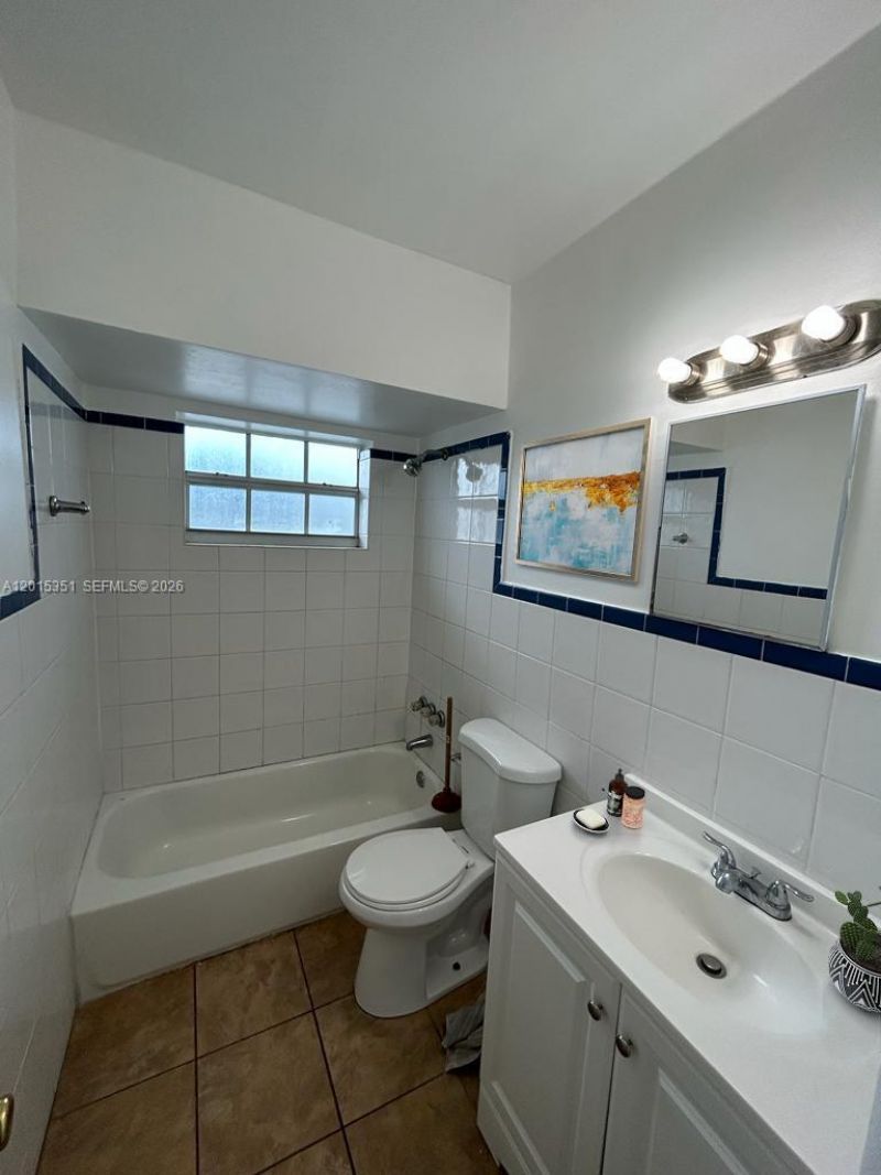 7920 East Dr , Unit 14, North Bay Village, FL 33141 Photo
