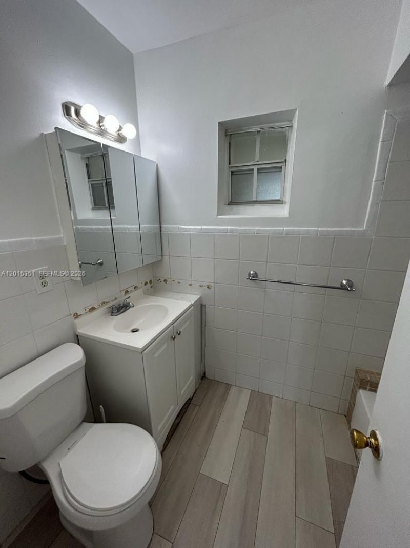 7920 East Dr , Unit 14, North Bay Village, FL 33141 Photo