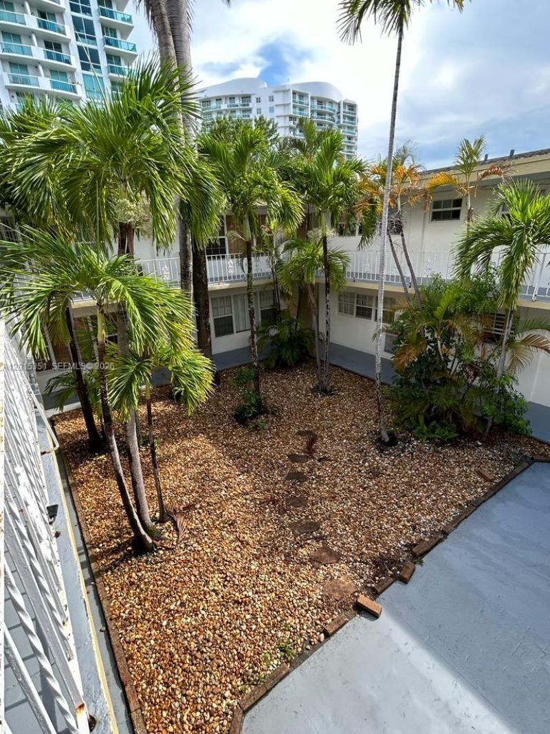 7920 East Dr , Unit 14, North Bay Village, FL 33141 Photo