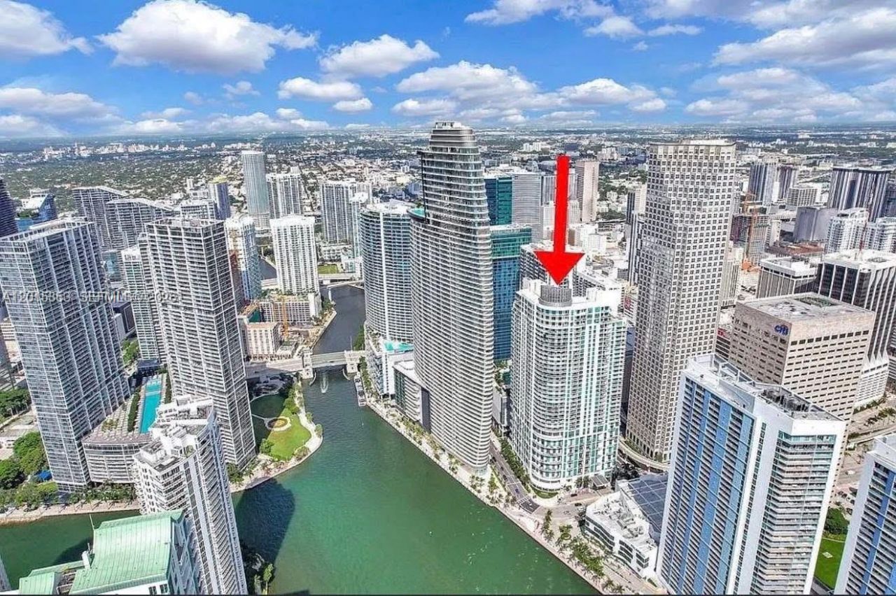 300 S Biscayne Blvd , Unit L-1232, Miami, FL 33131 Photo