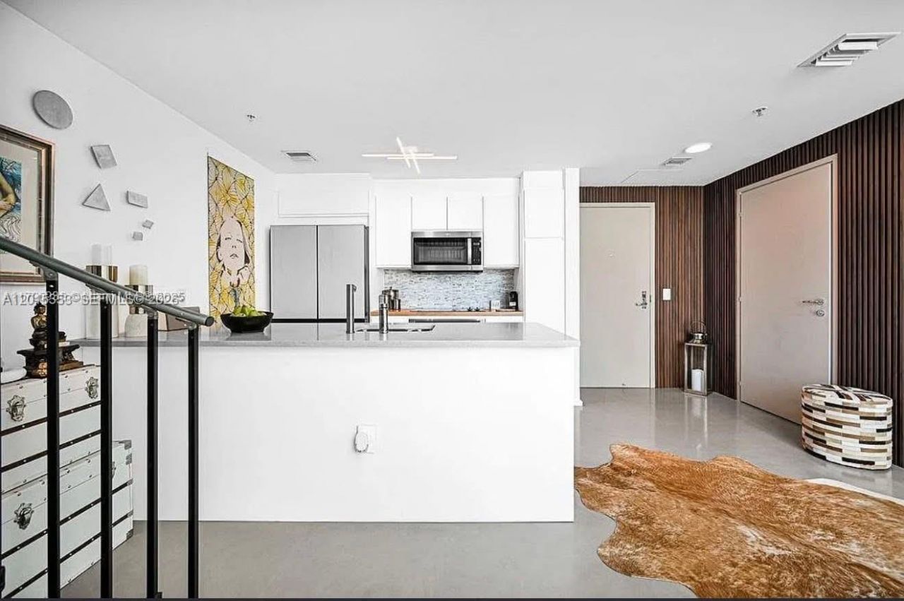 300 S Biscayne Blvd , Unit L-1232, Miami, FL 33131 Photo