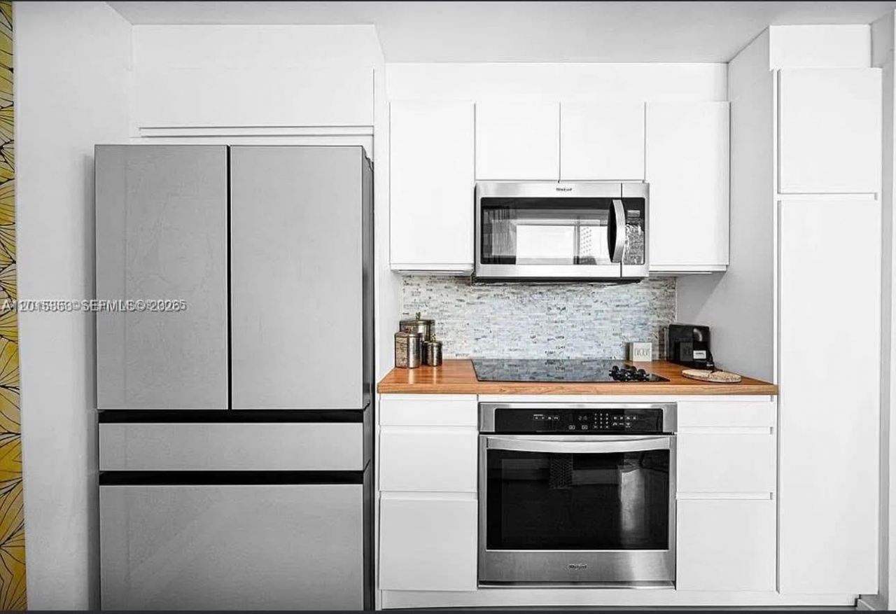 300 S Biscayne Blvd , Unit L-1232, Miami, FL 33131 Photo