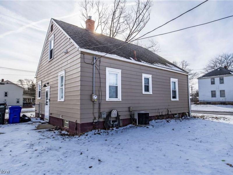 33 Pierce Avenue, Cuyahoga Falls, OH 44221 Photo 10