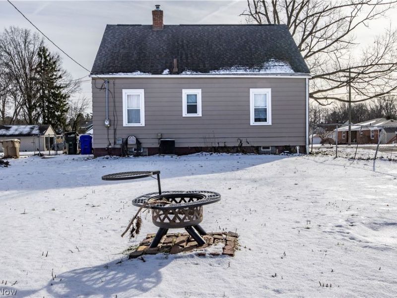 33 Pierce Avenue, Cuyahoga Falls, OH 44221 Photo 6