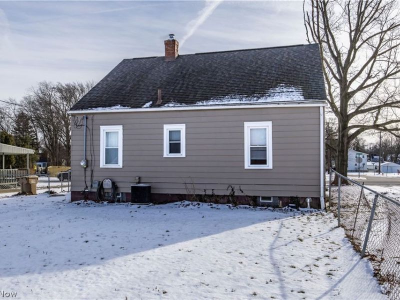 33 Pierce Avenue, Cuyahoga Falls, OH 44221 Photo 8