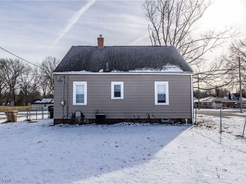 33 Pierce Avenue, Cuyahoga Falls, OH 44221 Photo 9