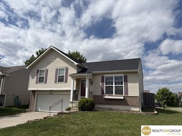19604 V Street , Omaha, NE 68135