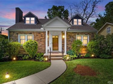 24 Peach Orchard Road, Oakwood, OH 45419