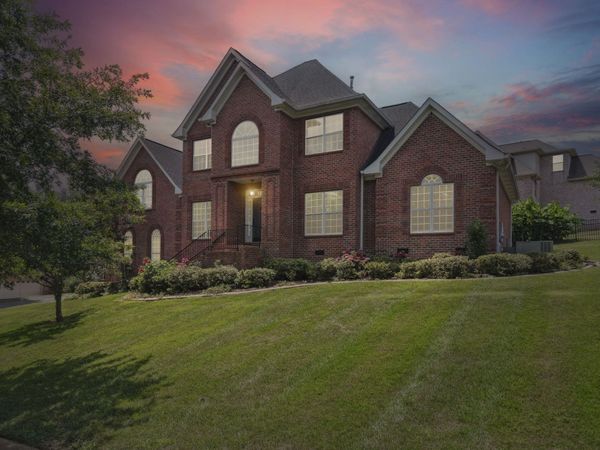 1046 Island Brook Dr , Hendersonville, TN 37075