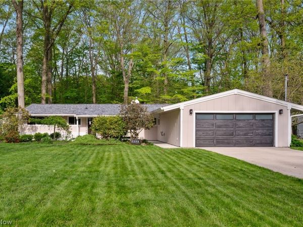 2398 Chestnut Drive , Westlake, OH 44145