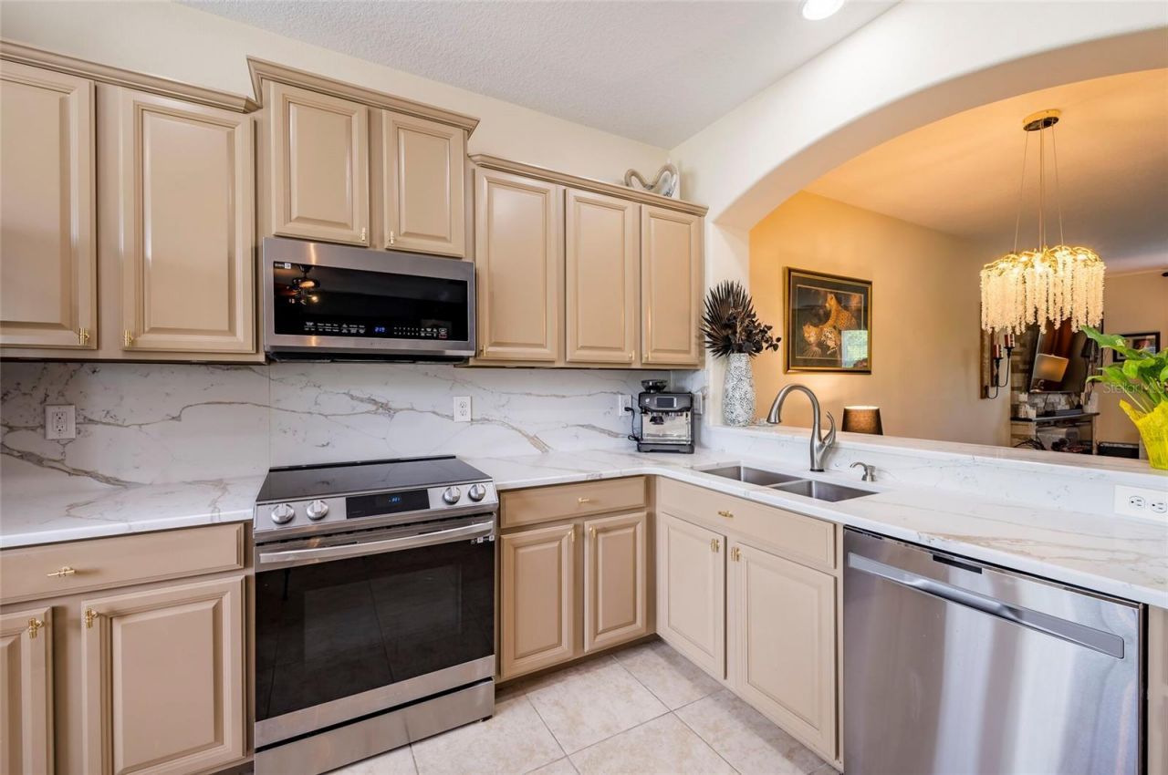 10144 Arbor Run Drive, Unit 112, Tampa, FL 33647 Photo