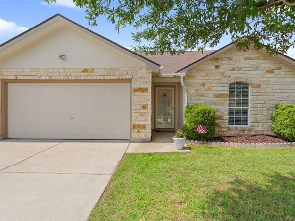 237 Moonstone DR, Jarrell, TX 76537