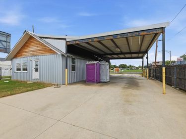 2800 E Belknap, Fort Worth, TX 76111