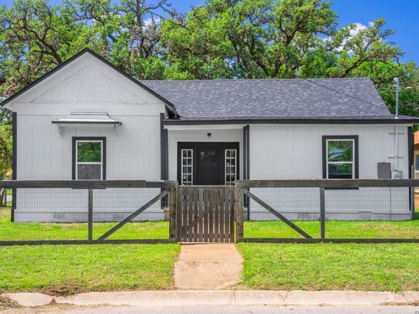 502 Ross St, Kerrville, TX 78028