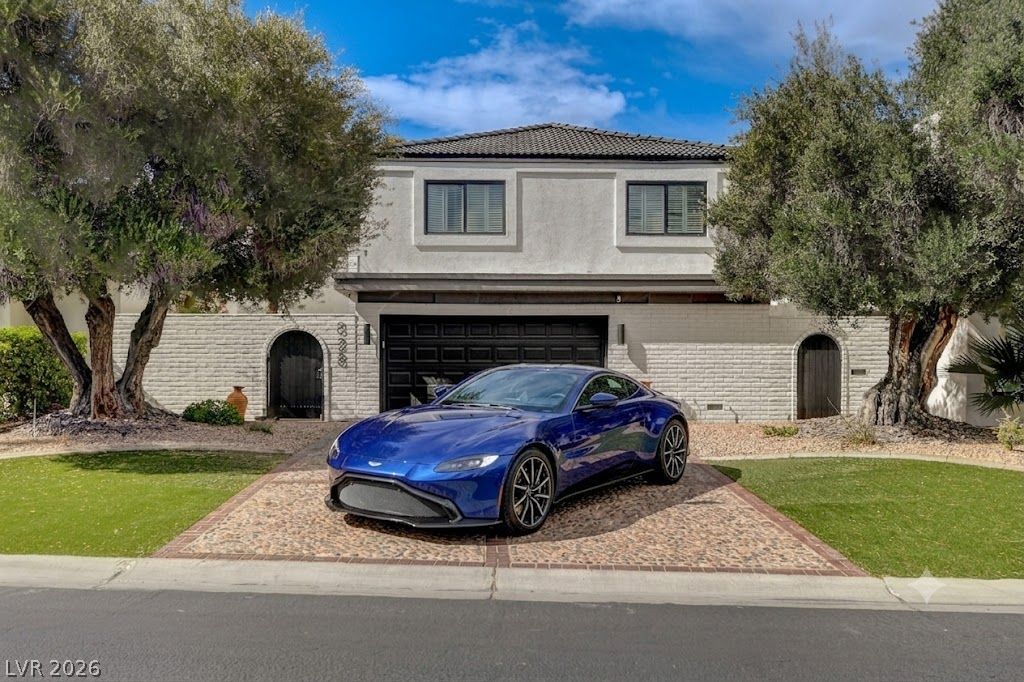 828 Vegas Valley Drive, Las Vegas, NV 89109 Main Photo