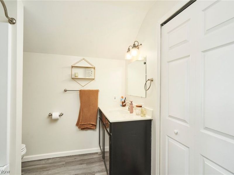 3091 N Bender Avenue, Akron, OH 44319 Photo 15