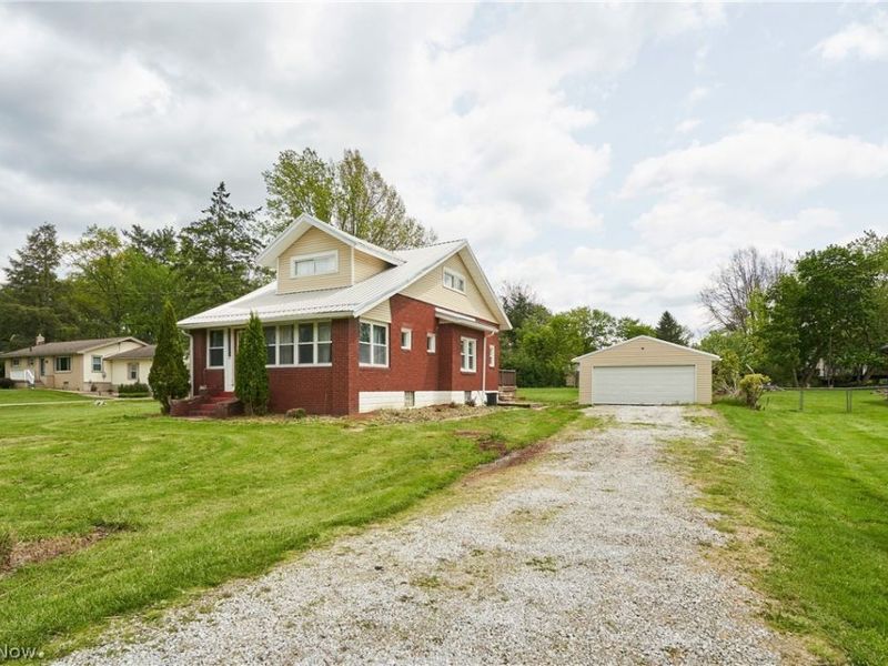 3091 N Bender Avenue, Akron, OH 44319 Photo 2