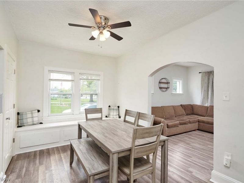 3091 N Bender Avenue, Akron, OH 44319 Photo 6