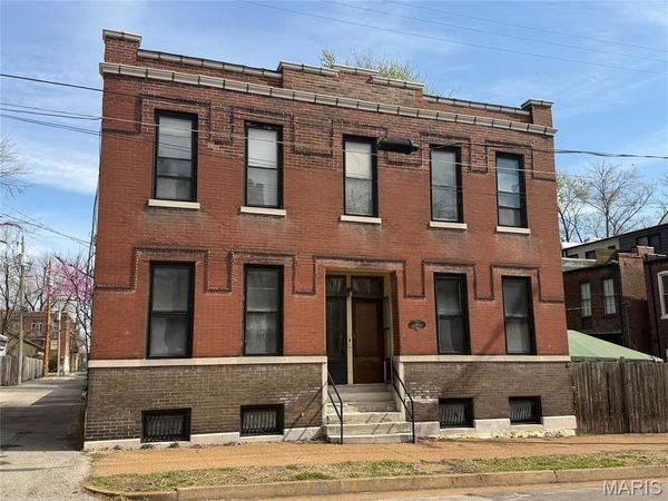1211 Victor Street , St Louis, MO 63104