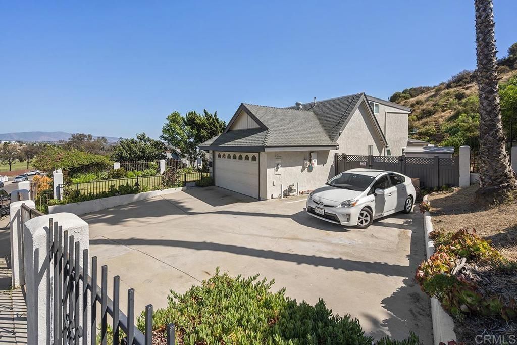 6467 Viewpoint Drive, San Diego, CA 92139 Main Photo