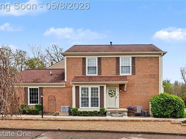 1118 Kings Cove Drive, Rochester Hills, MI 48306