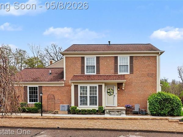 1118 Kings Cove Drive, Rochester Hills, MI 48306