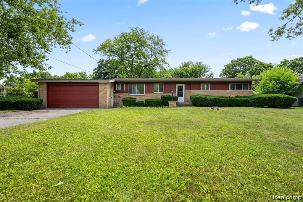 1468 Sauk Lane, Saginaw, MI 48638 Main Photo