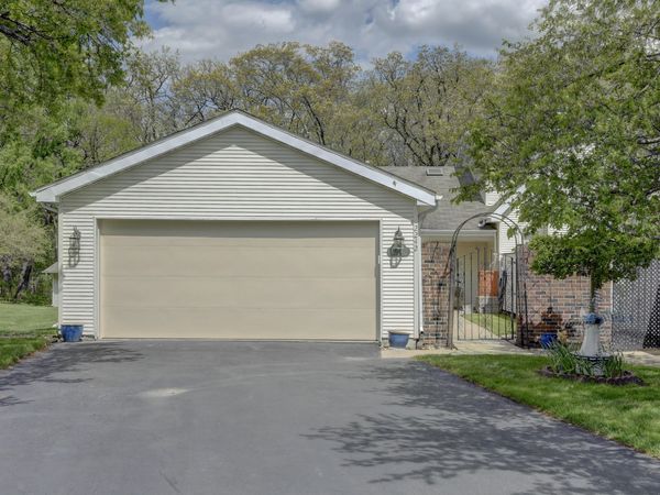 2242 Deerpath Drive W, Schererville, IN 46375