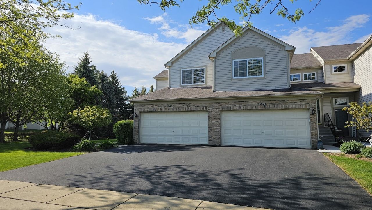 3623 Roanoke Avenue, Carpentersville, IL 60110 Main Photo