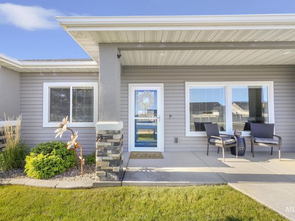 1050 Birchton Loop, Twin Falls, ID 83301