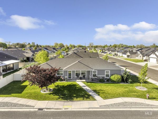 1050 Birchton Loop, Twin Falls, ID 83301