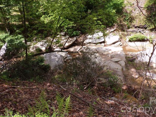 216 Paradise Road, Hendersonville, NC 28792