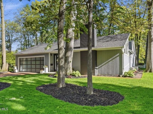 1908 Windsor Place, Findlay, OH 45840