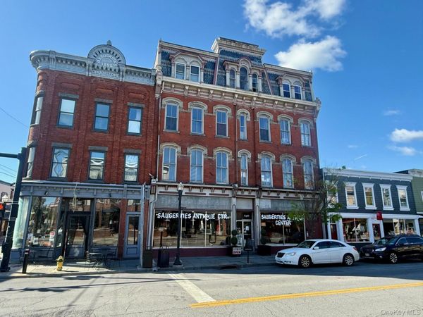 220 Main Street , Saugerties, NY 12477