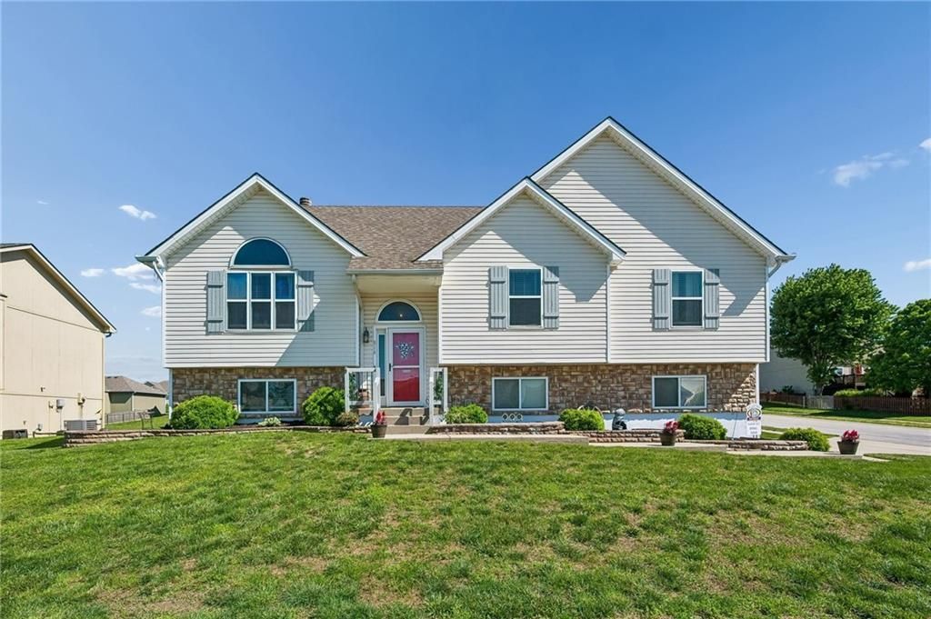 814 W 7th Avenue, Kearney, MO 64060 Main Photo