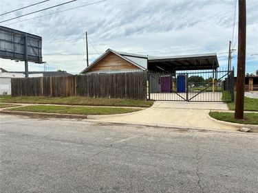 2800 E Belknap, Fort Worth, TX 76111