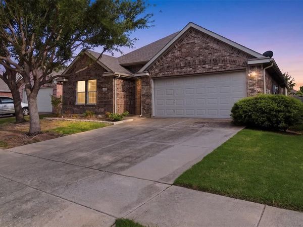 924 Bowie Drive, Lavon, TX 75166